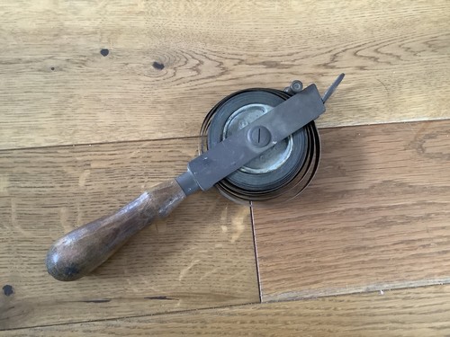 Altes maßband kurbel - altes,