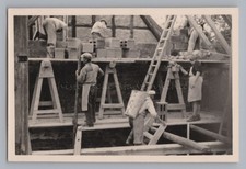 Maurer bei der Arbeit -